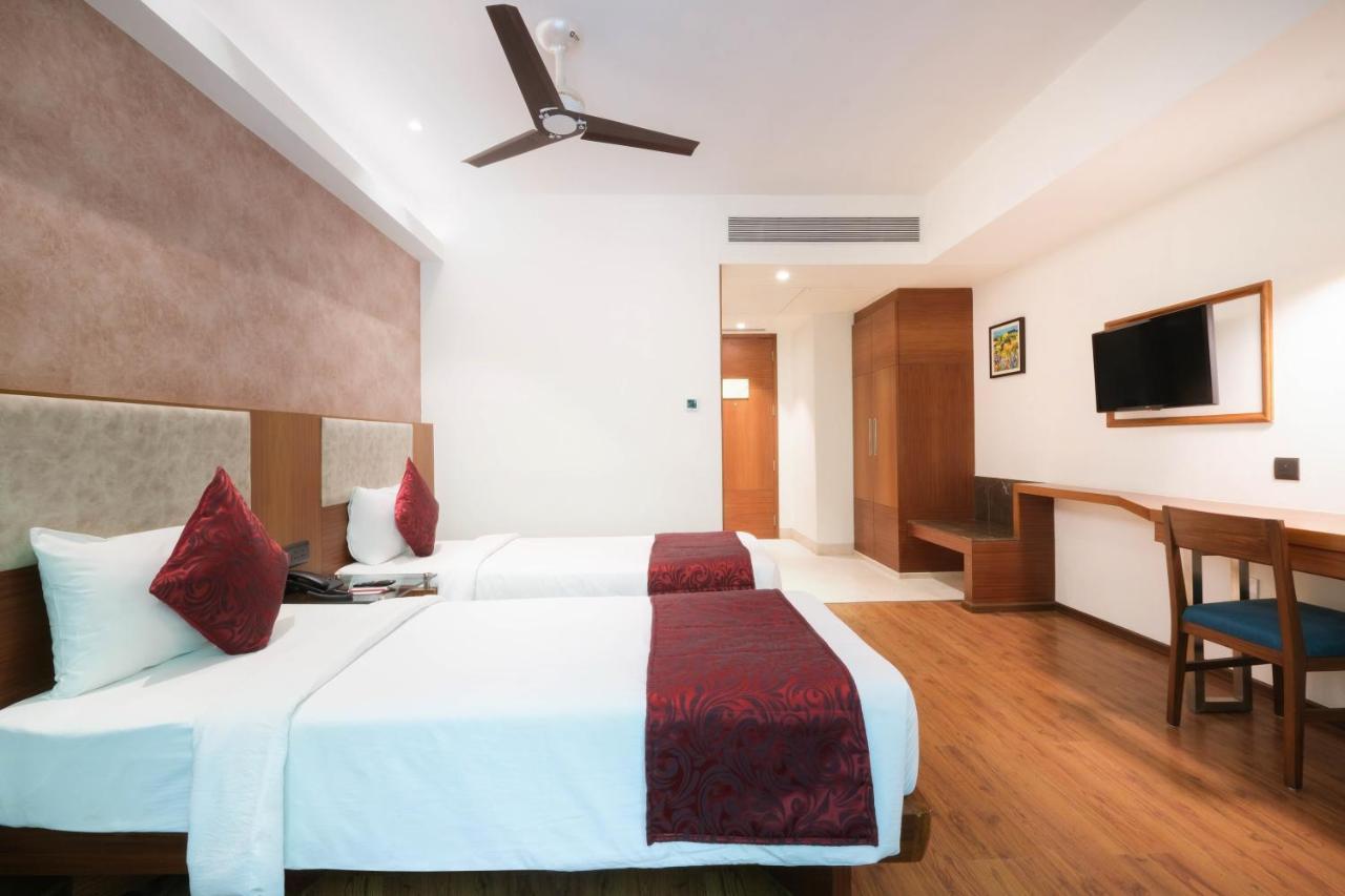 7 Apple Hotel - Viman Nagar Pune Exterior foto